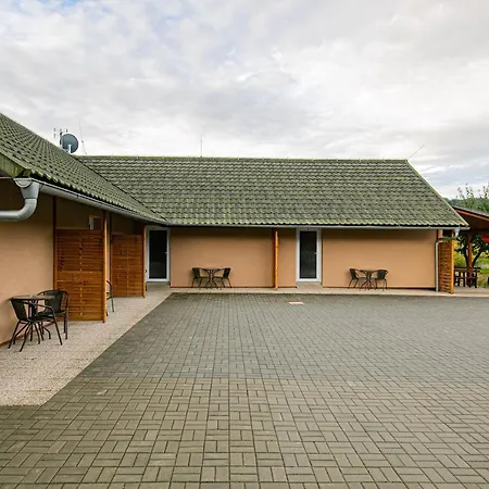 Apartmany Dolosin Велке Лосины Экстерьер фото