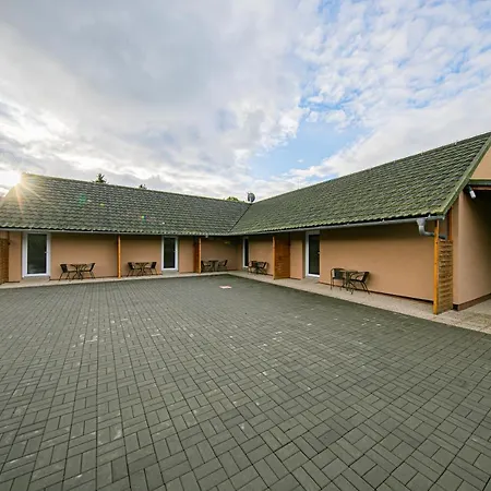 Apartmany Dolosin Велке Лосины Экстерьер фото