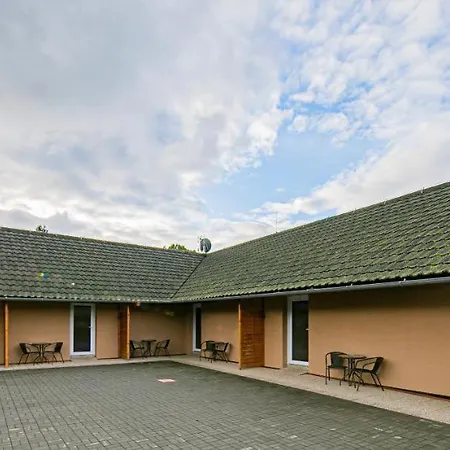 Apartmany Dolosin Велке Лосины Экстерьер фото